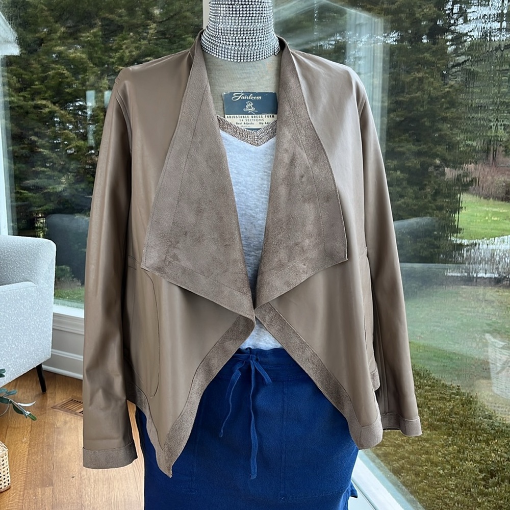 Tan jacket faux suede faux leather reversible with pockets on bothsides no name